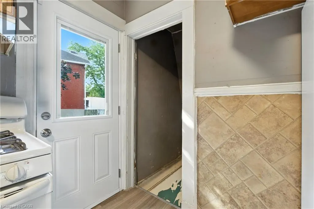 1 BERRYMAN Avenue