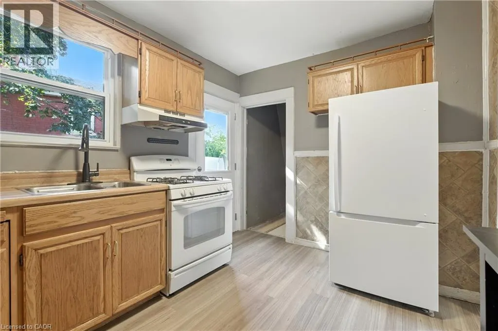 1 BERRYMAN Avenue