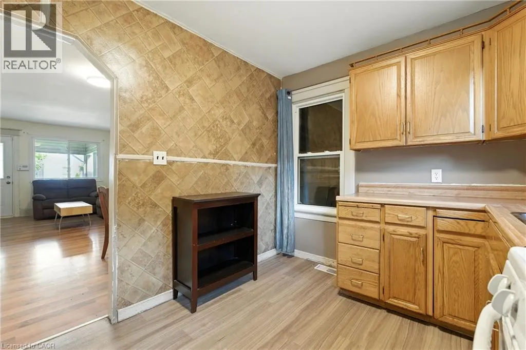 1 BERRYMAN Avenue