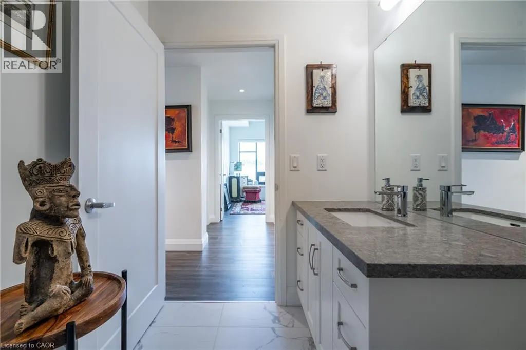 30 HAMILTON Street S Unit# 213, #213