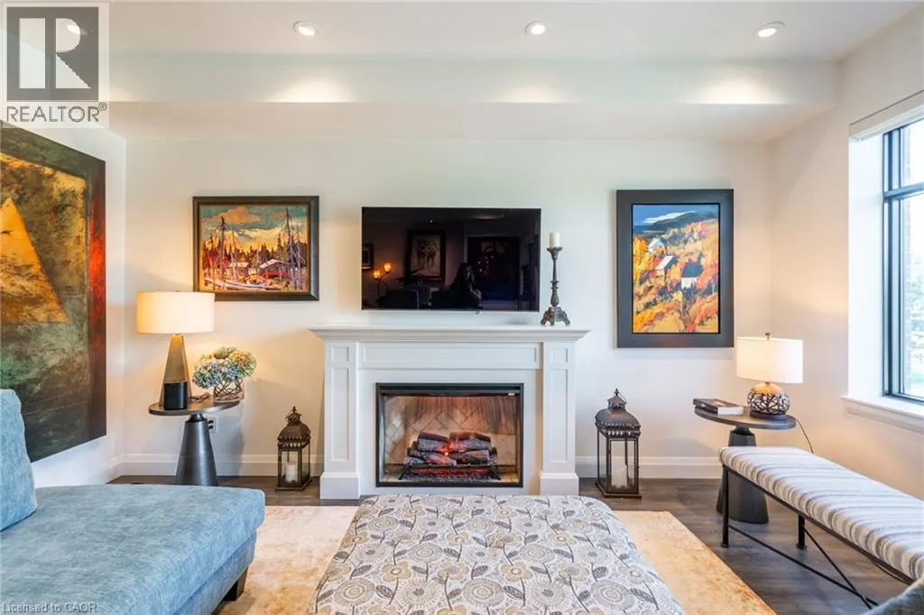 30 HAMILTON Street S Unit# 213, #213