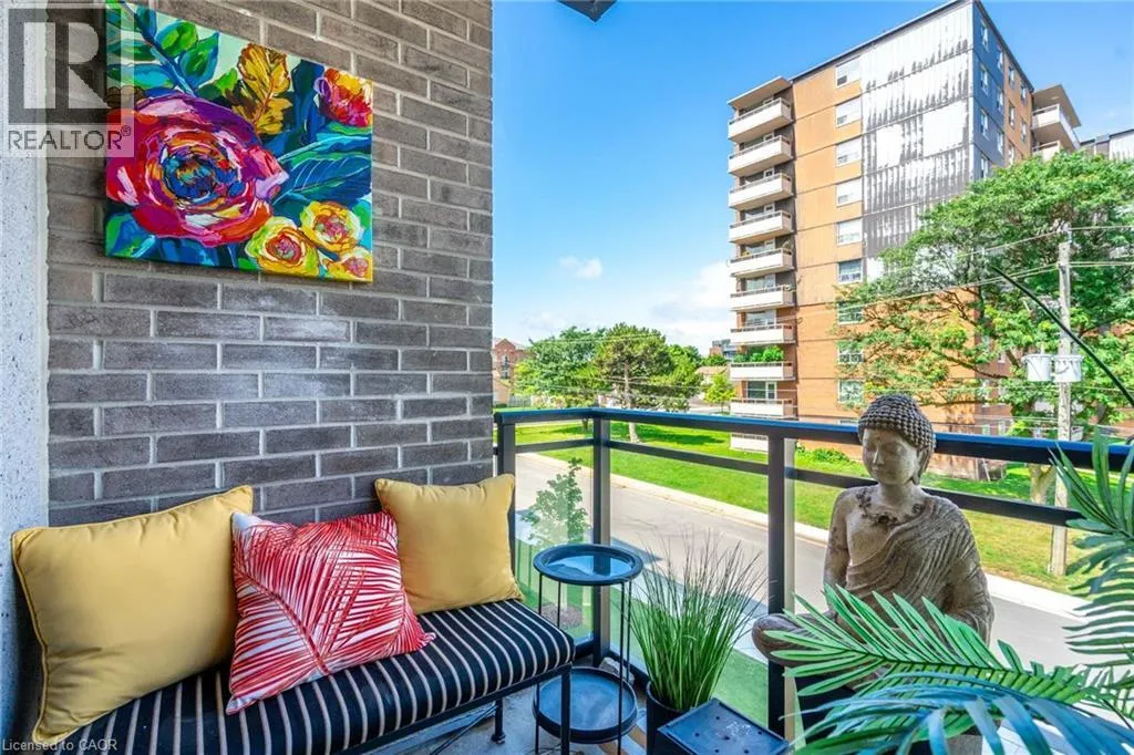 30 HAMILTON Street S Unit# 213, #213