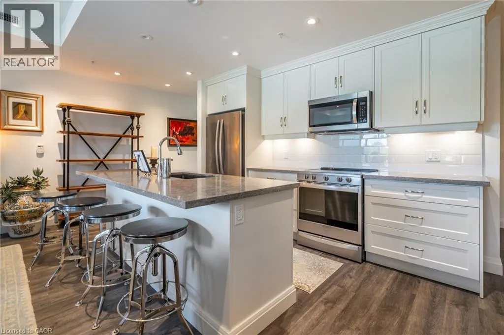 30 HAMILTON Street S Unit# 213, #213