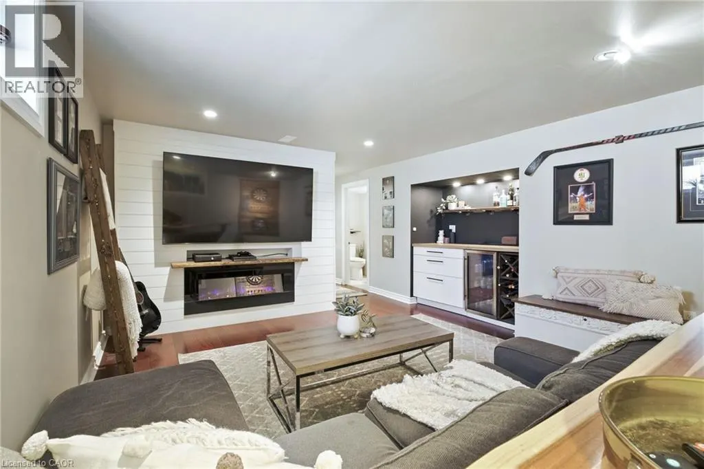 136 WEST 24TH Street