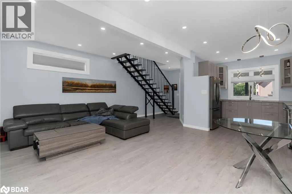 14 FETTERLY Street N