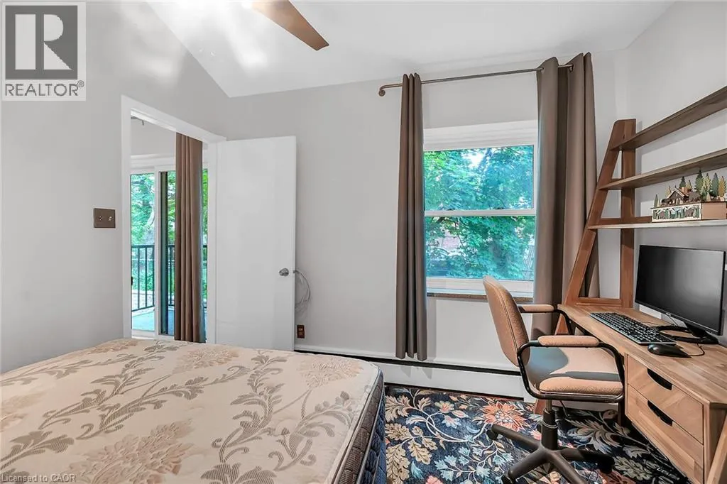 40 ROBINSON Street Unit# 208, #208