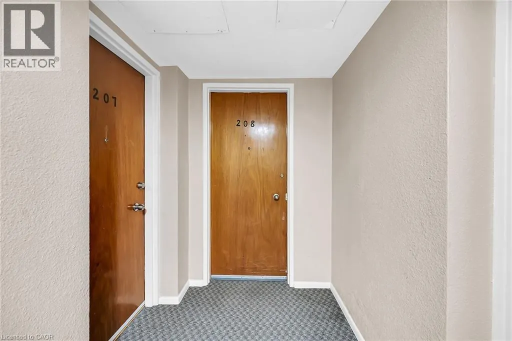 40 ROBINSON Street Unit# 208, #208