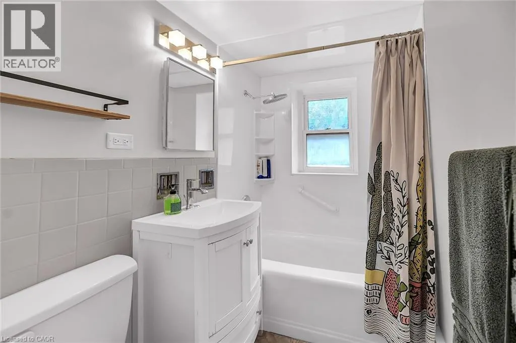 40 ROBINSON Street Unit# 208, #208