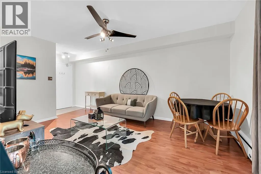 40 ROBINSON Street Unit# 208, #208