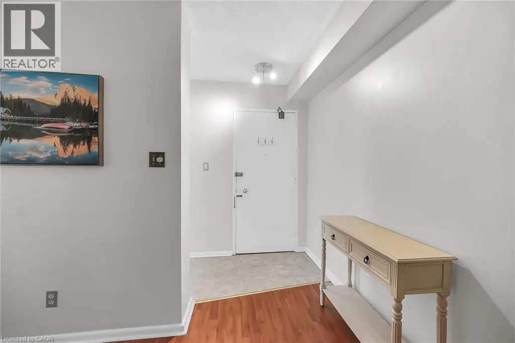 40 ROBINSON Street Unit# 208, #208