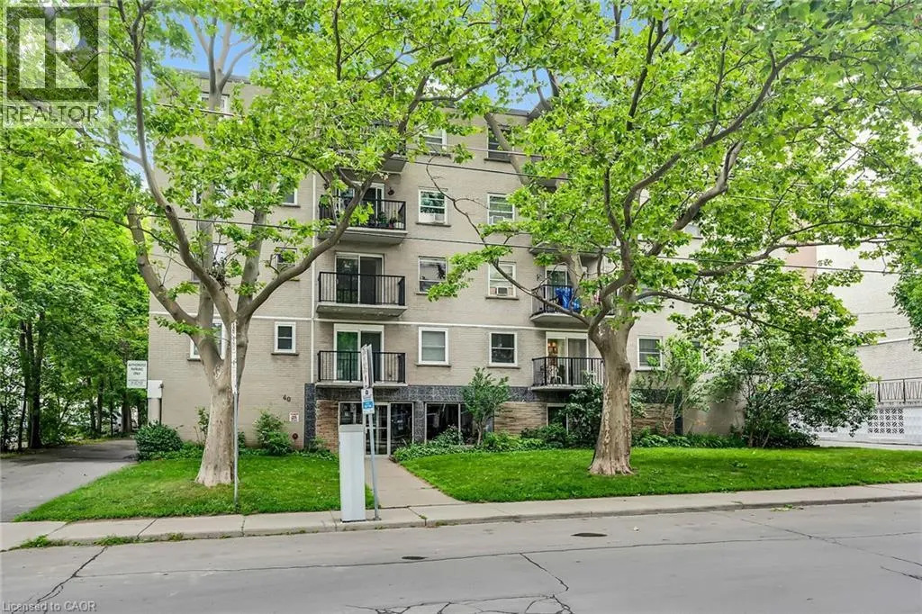 40 ROBINSON Street Unit# 208, #208
