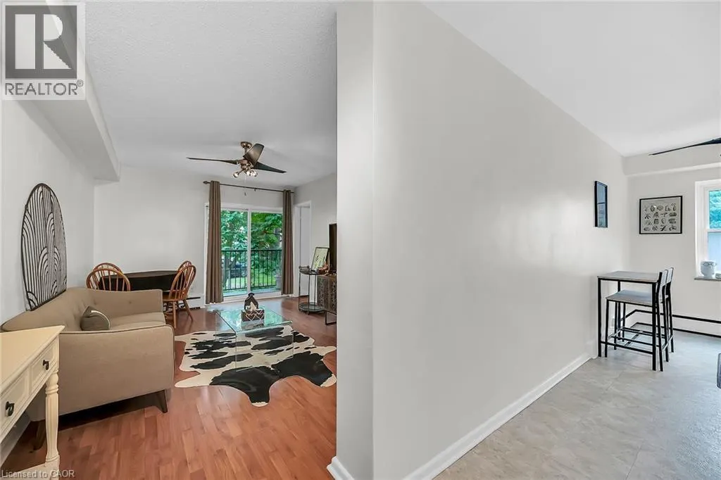 40 ROBINSON Street Unit# 208, #208