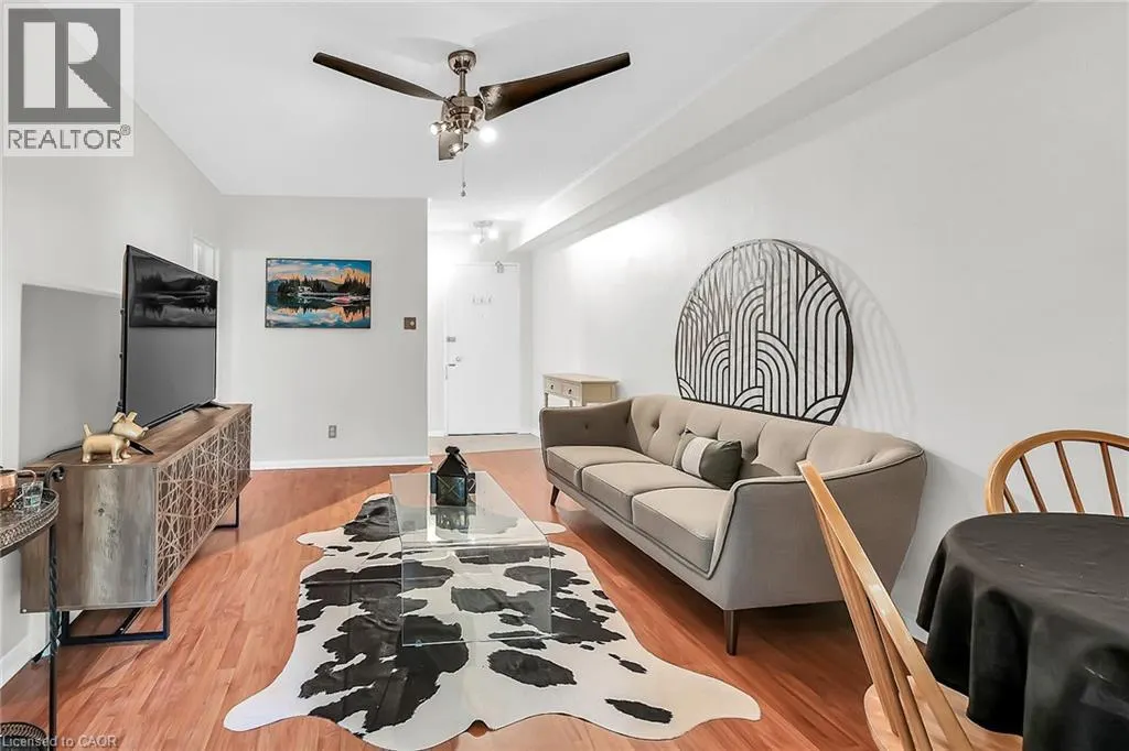 40 ROBINSON Street Unit# 208, #208