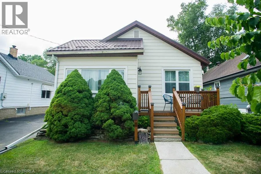 102 WALNUT Street
