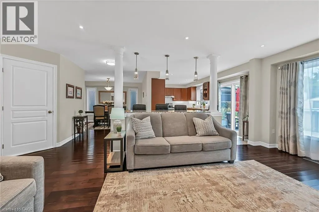 70 ESCARPMENT Drive
