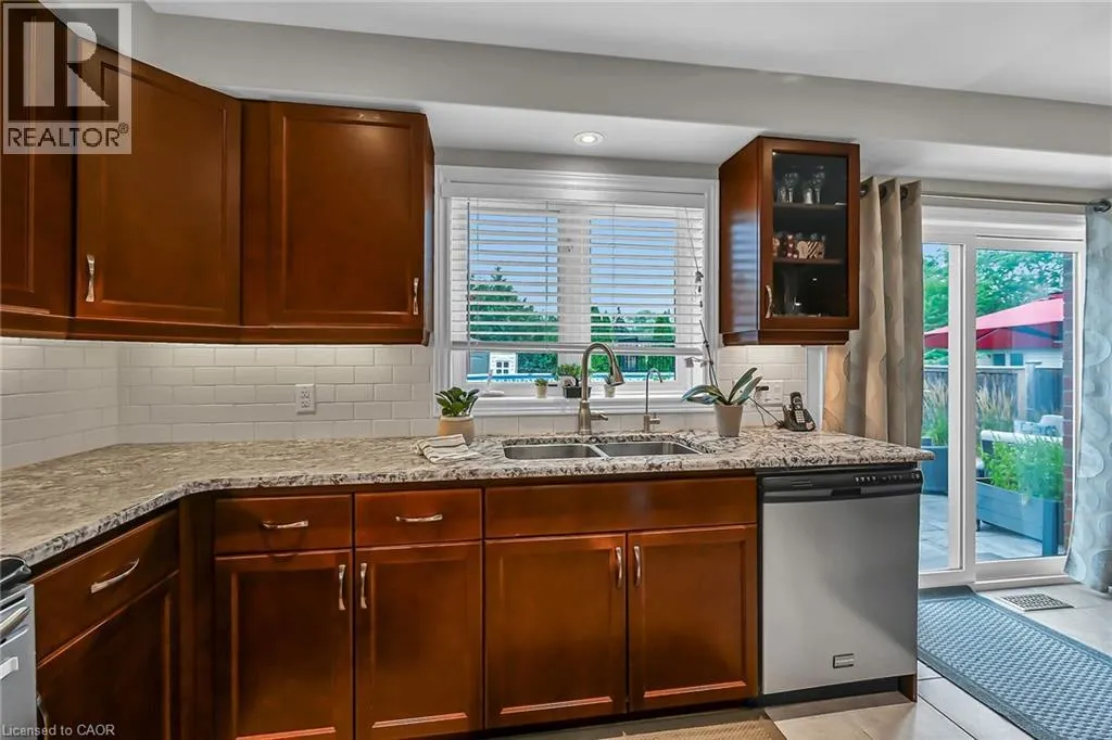 70 ESCARPMENT Drive