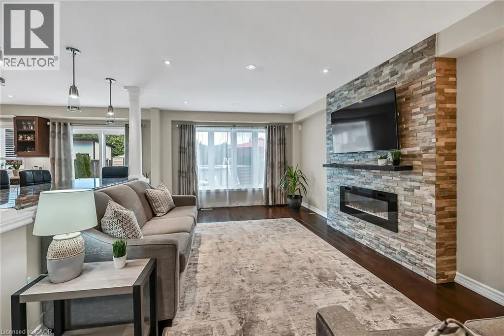 70 ESCARPMENT Drive