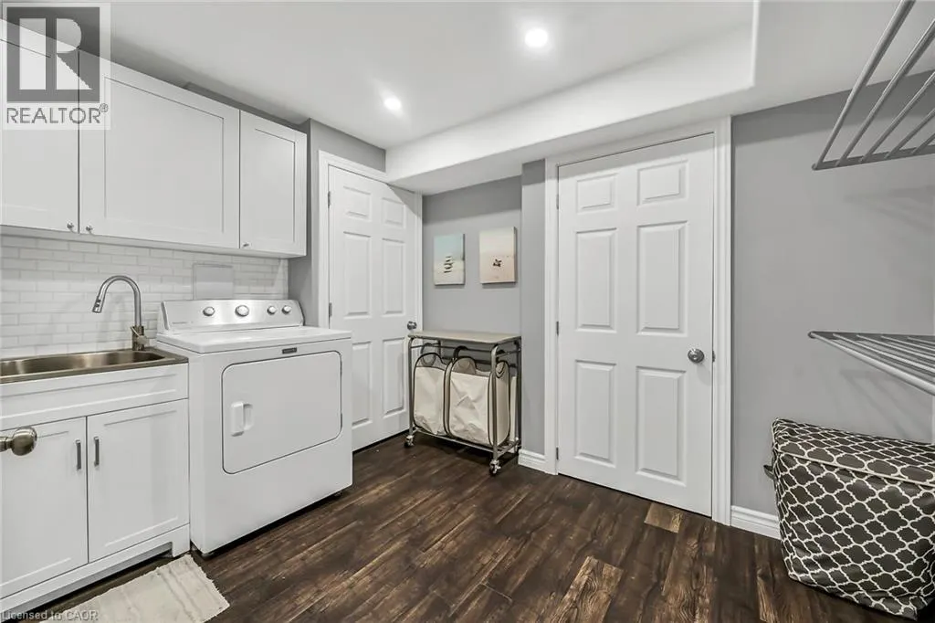 70 ESCARPMENT Drive
