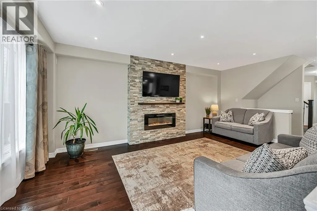 70 ESCARPMENT Drive