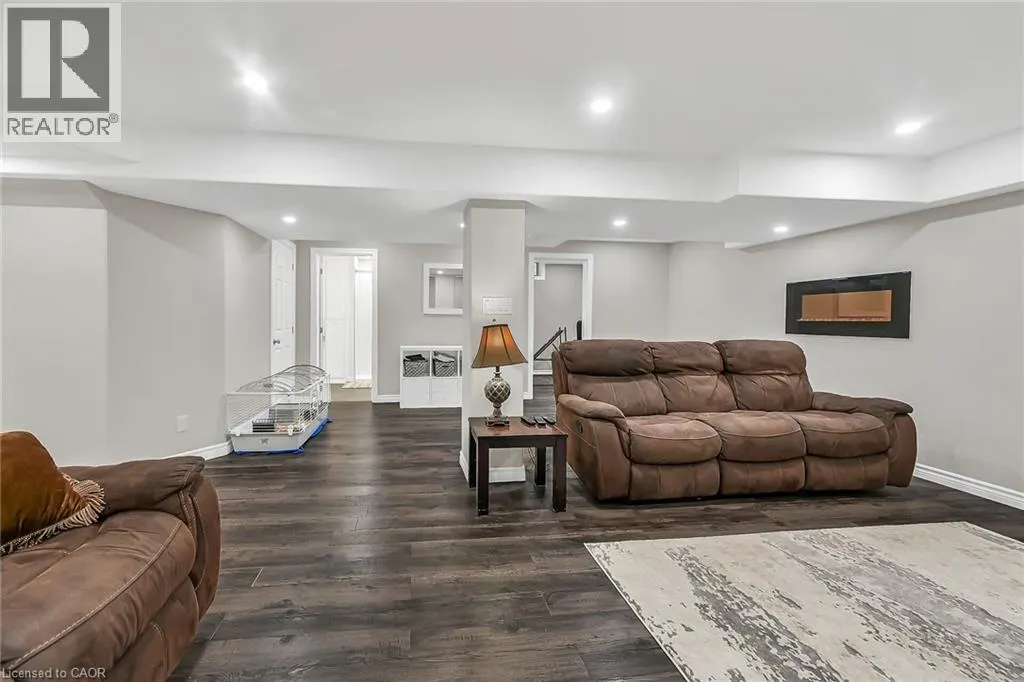 70 ESCARPMENT Drive