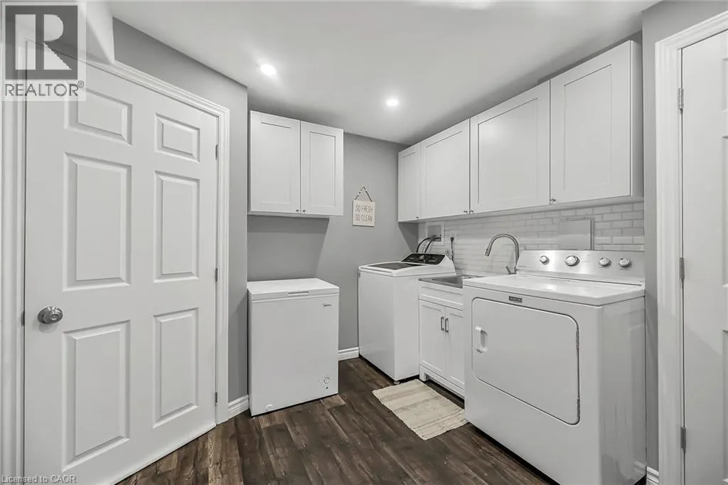 70 ESCARPMENT Drive
