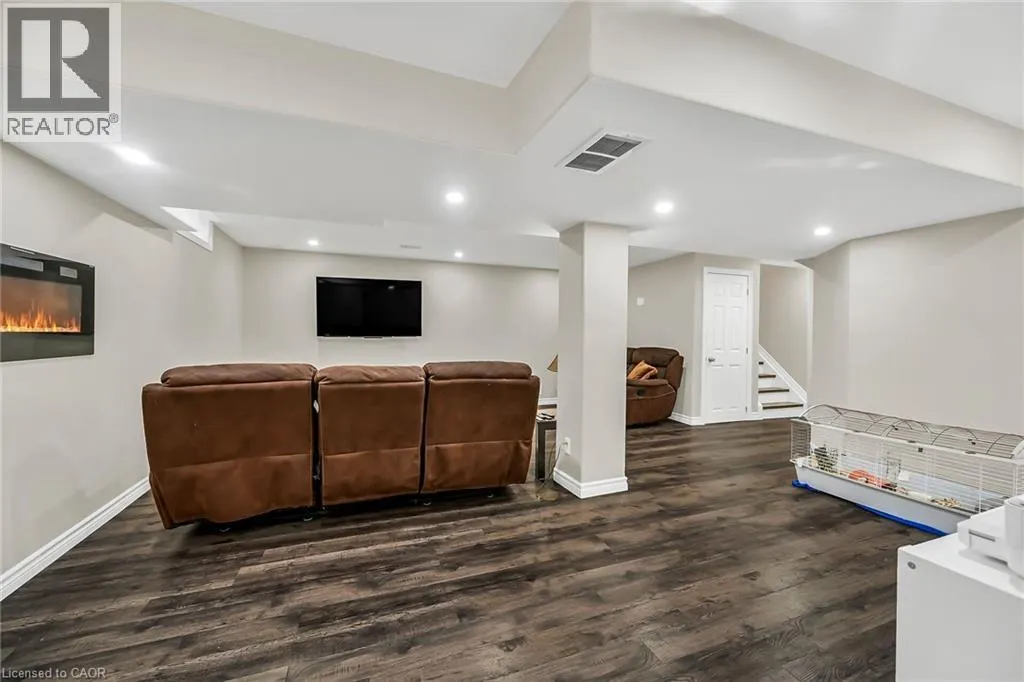 70 ESCARPMENT Drive