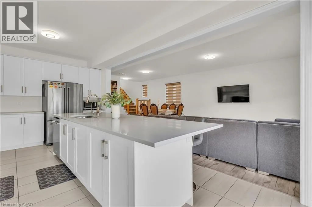 42 HENRY MARACLE Street