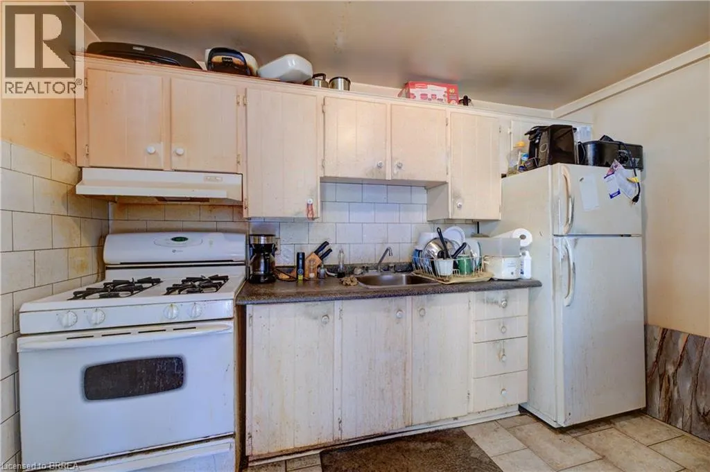 60-62 COLBORNE Street W