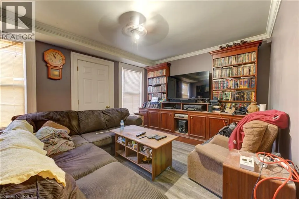 60-62 COLBORNE Street W