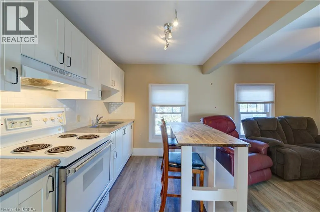 60-62 COLBORNE Street W