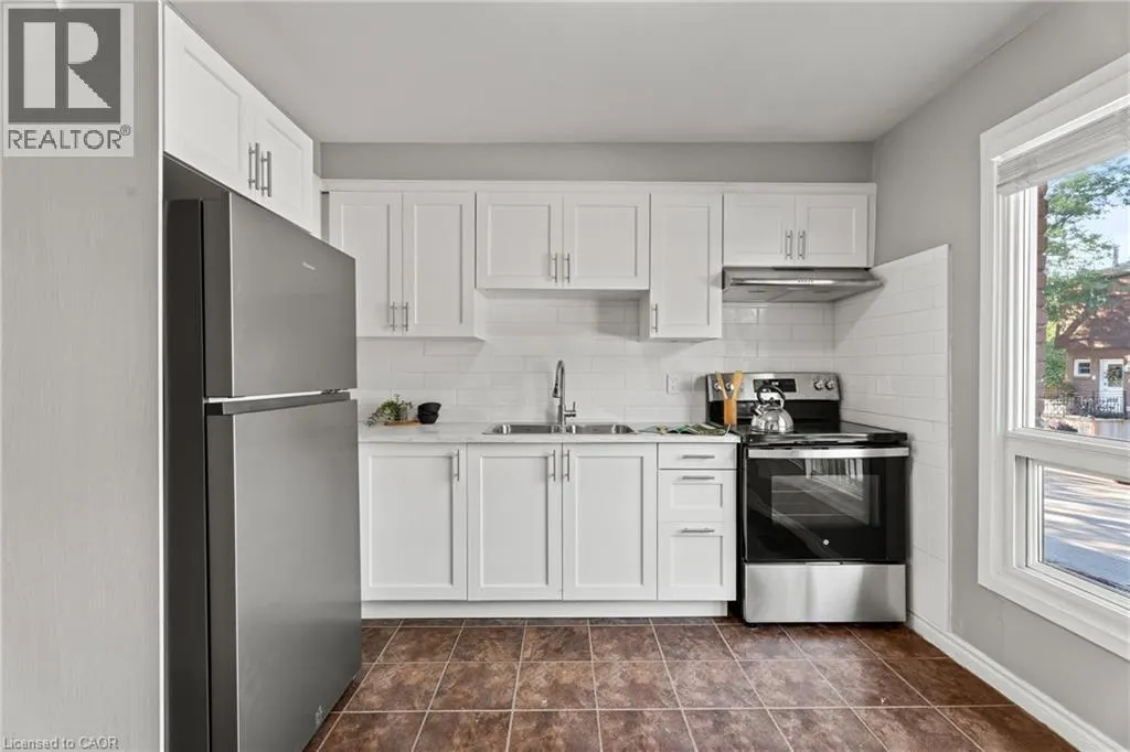 1301 UPPER GAGE Avenue Unit# 33, #33