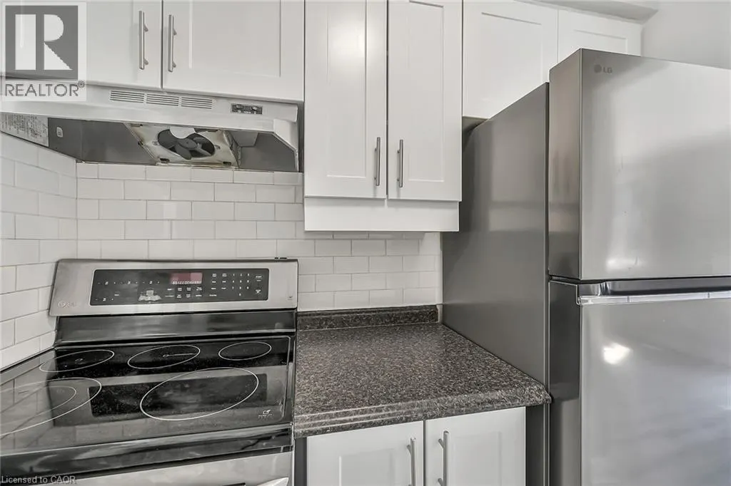 125 LIMERIDGE Road W Unit# 8, #8