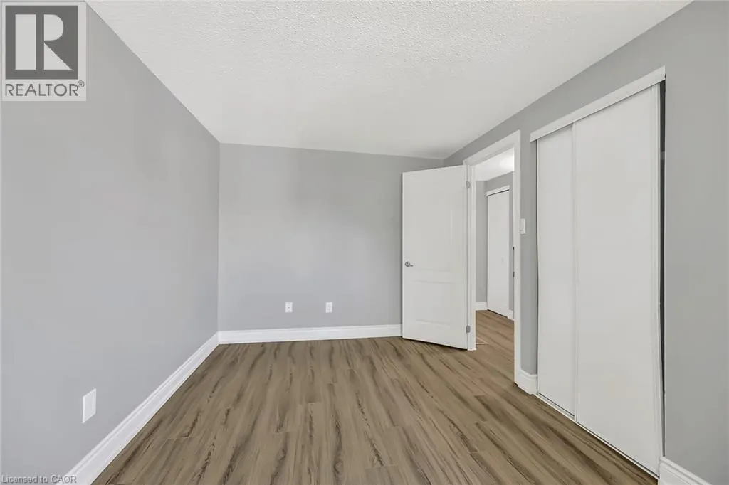 125 LIMERIDGE Road W Unit# 8, #8