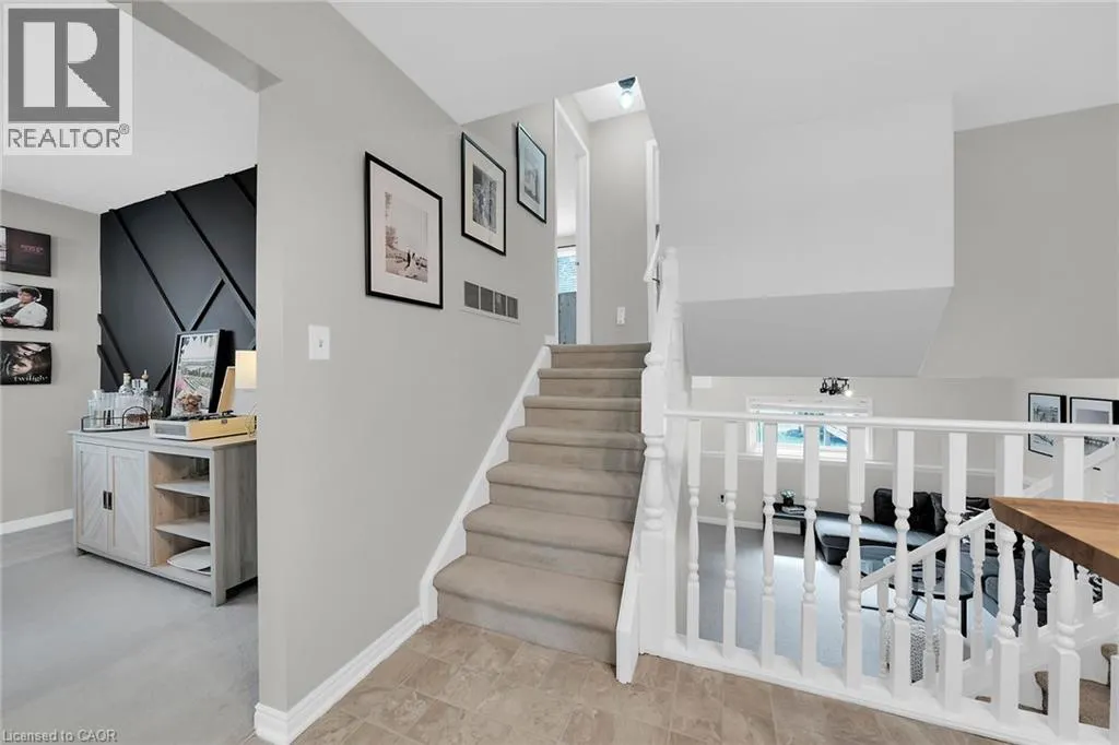 41 SANDRA Crescent