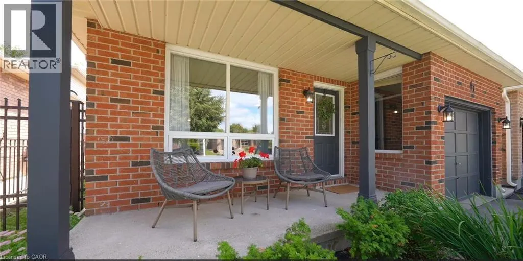 41 SANDRA Crescent