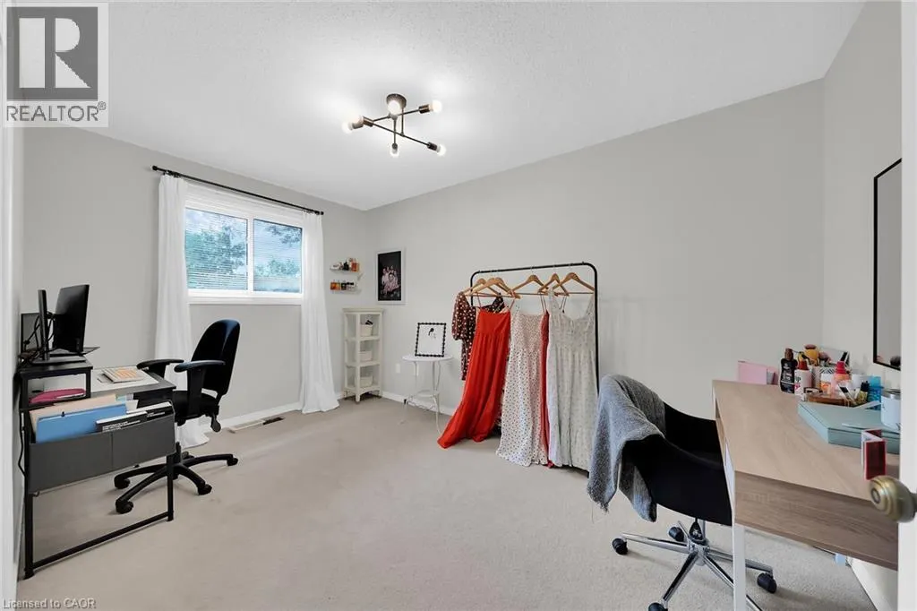 41 SANDRA Crescent