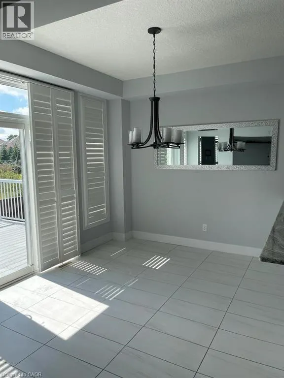 296 COUNTRYSTONE Crescent Unit# Upper, #Upper