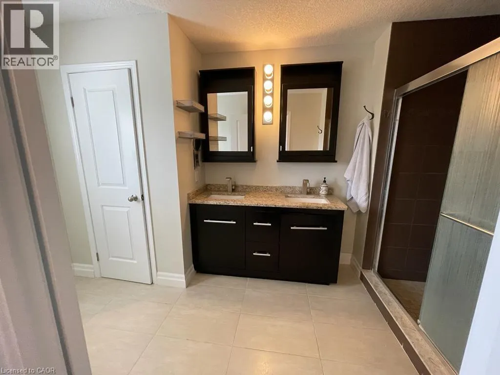 296 COUNTRYSTONE Crescent Unit# Upper, #Upper