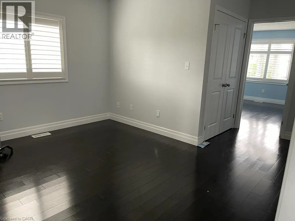 296 COUNTRYSTONE Crescent Unit# Upper, #Upper