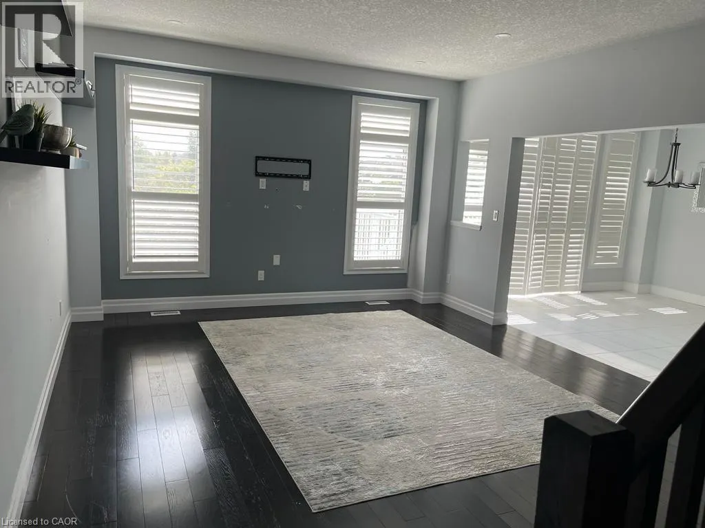 296 COUNTRYSTONE Crescent Unit# Upper, #Upper
