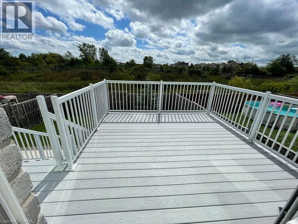296 COUNTRYSTONE Crescent Unit# Upper, #Upper