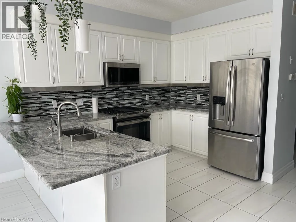 296 COUNTRYSTONE Crescent Unit# Upper, #Upper