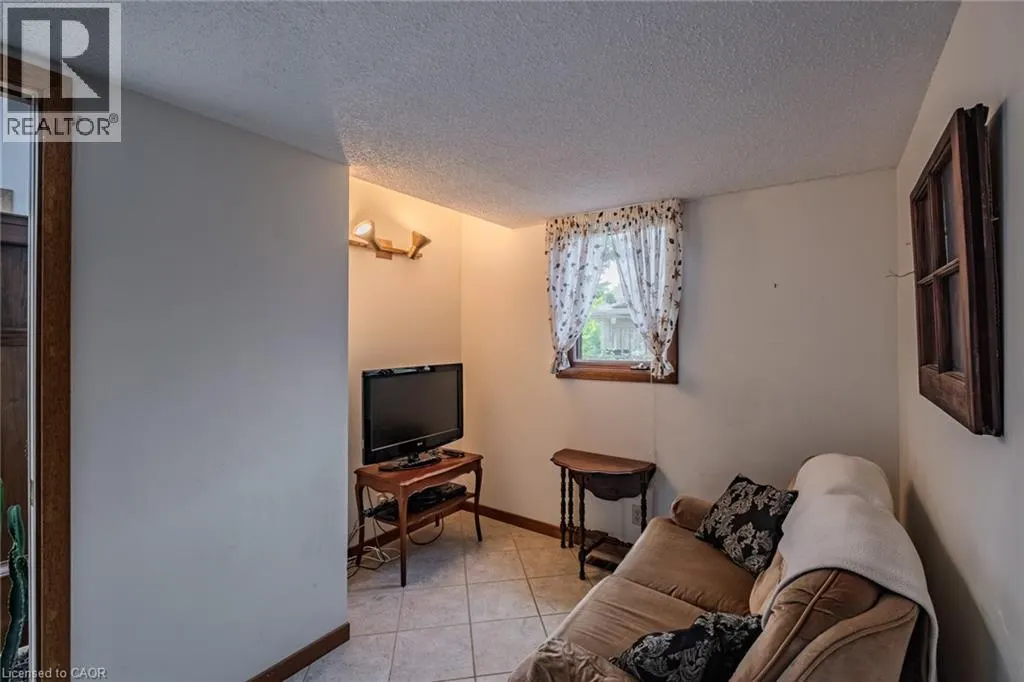 38 SUNNINGHILL DR