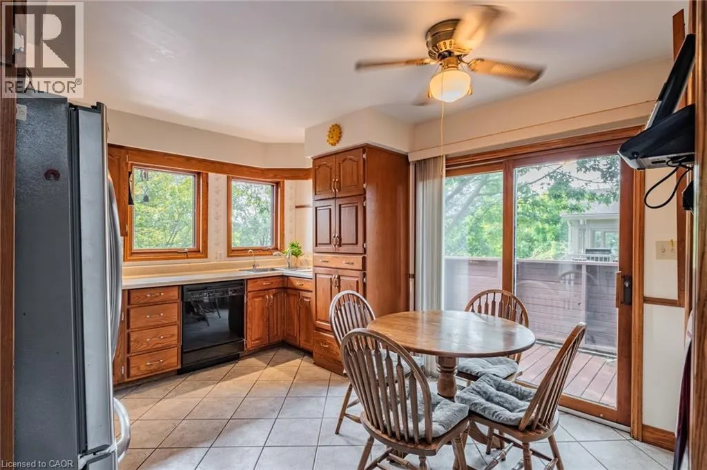 38 SUNNINGHILL DR