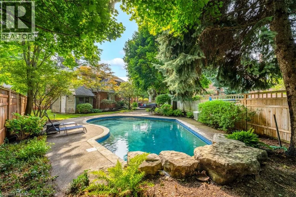 954 WINTERGREEN Place