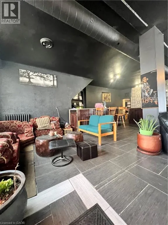 6 JACKSON Avenue
