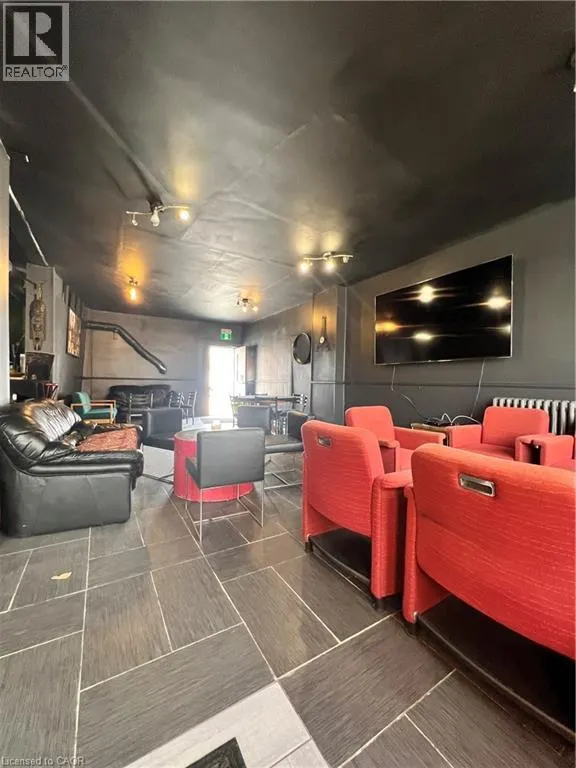 6 JACKSON Avenue
