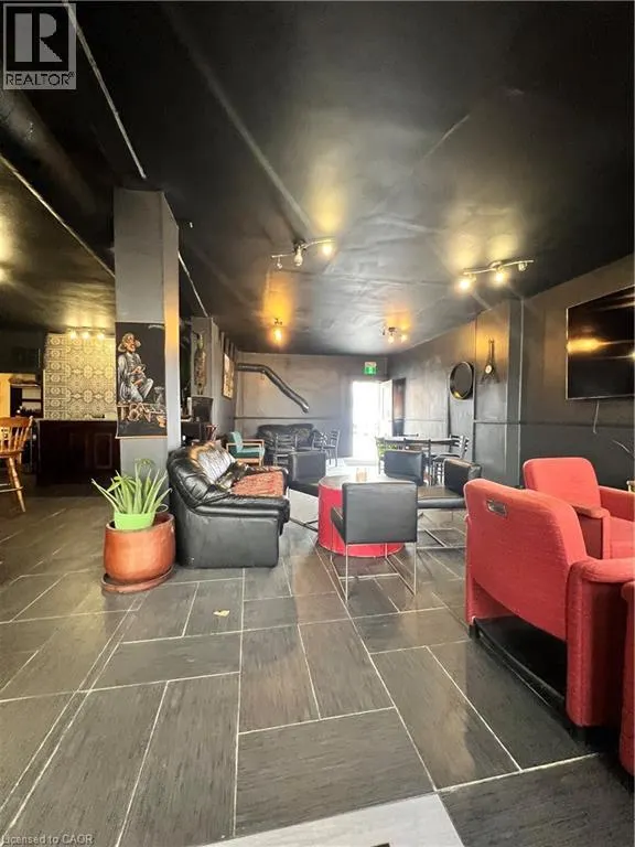6 JACKSON Avenue