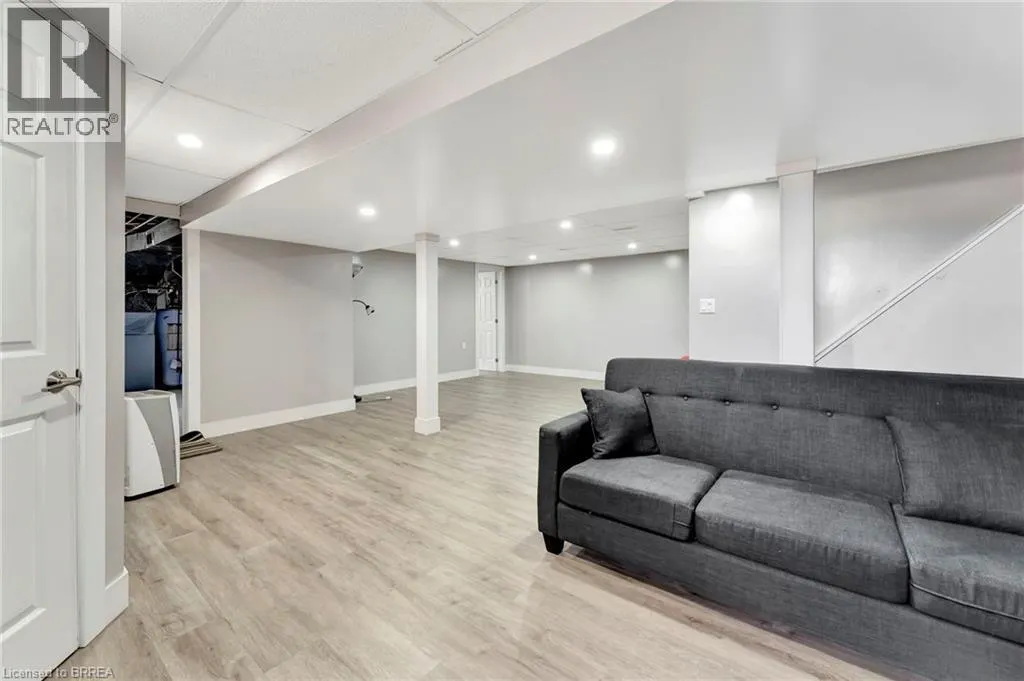 1684 HAZEN Road