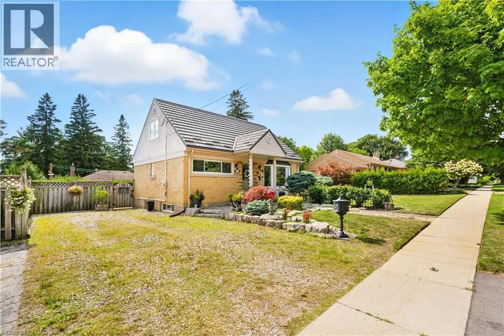 4 WESTERN Avenue